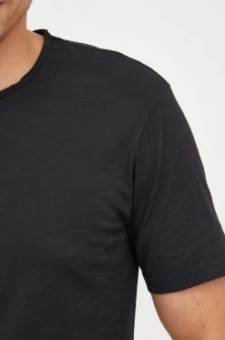 Ανδρικά Μπλουζάκια Βαμβακερό μπλουζάκι United Colors Of Benetton μαύρο -United Colors of Benetton Εκπτώσεις unnamed file 1407