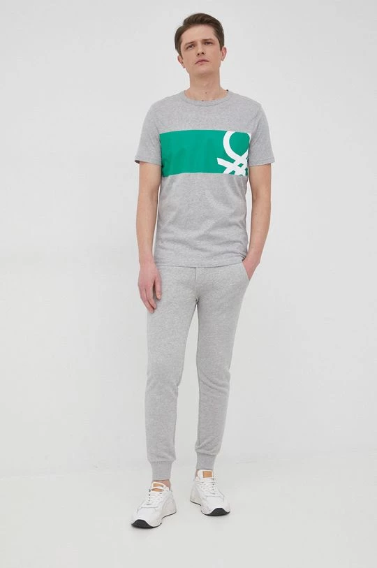 Ανδρικά Παντελόνια φόρμας Βαμβακερό παντελόνι United Colors Of Benetton χρώμα: γκρι 4 Ανδρικά Παντελόνια φόρμας Βαμβακερό παντελόνι United Colors Of Benetton χρώμα: γκρι - Image 2