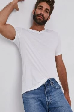 Ανδρικά Μπλουζάκια Βαμβακερό μπλουζάκι United Colors Of Benetton άσπρο -United Colors of Benetton Εκπτώσεις unnamed file 2054