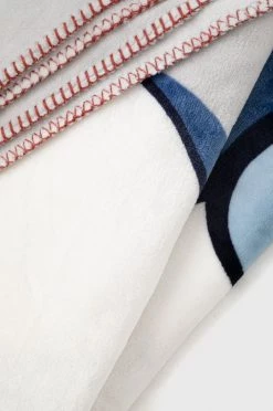 Κουβέρτες, καρό και καλύμματα κρεβατιού United Colors Of Benetton Κουβέρτα μπλε -United Colors of Benetton Εκπτώσεις unnamed file 90